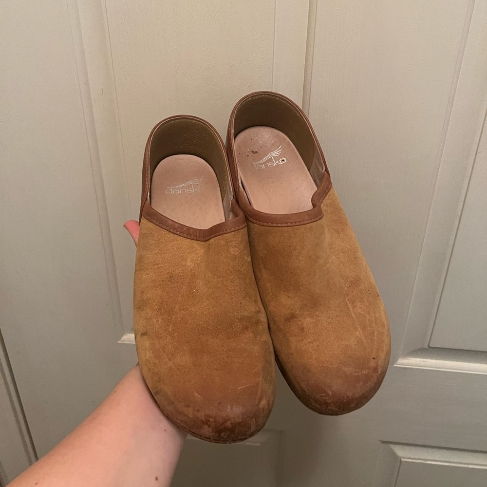 Dansko brown clogs